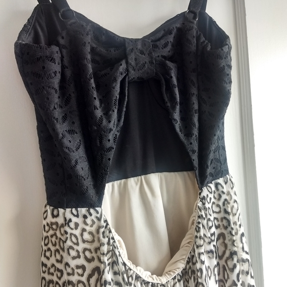 Dress - Picture 3 of 4